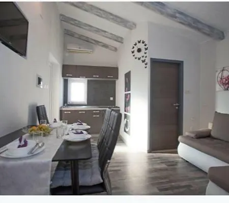 Apartment M&s Perkovic *